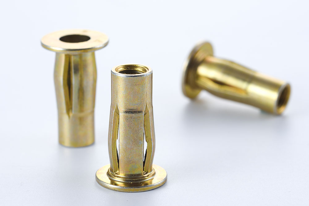 Rivetech_Fasteners_split_rivet_nut_9523_0.jpg