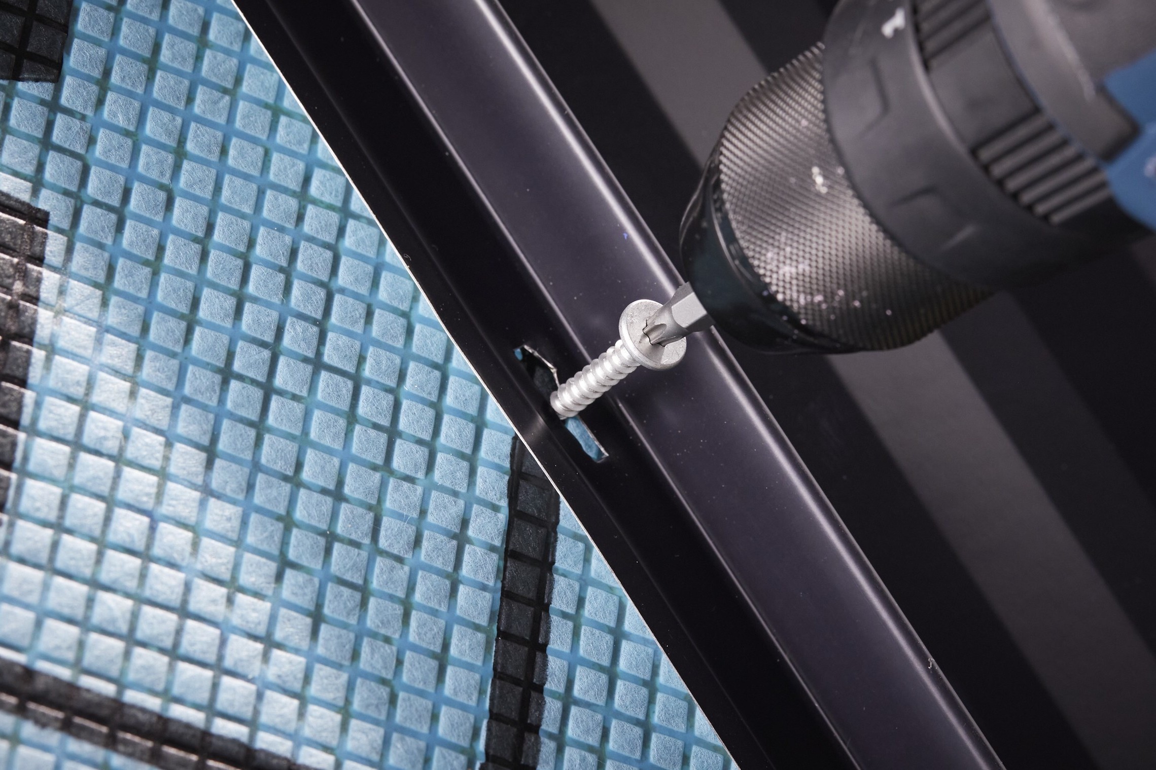 Teks_Introduces_New_Standing_Seam_Metal_Roofing_Screw_9497_0.jpg